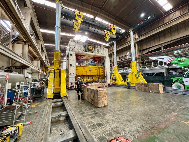 Dismantling of Fagor press with 2,000 tons of pressure