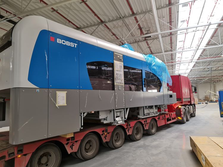 Unloading and assembly of the line BOBST MASTER CUT