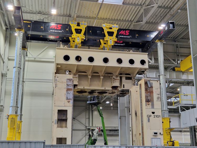 Assembly of the press using a mobile crane Enerpac SBL 1100